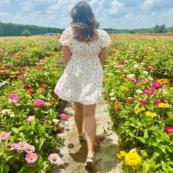 ✨ Welcome Besties! ✨ - Picture 3 of 12